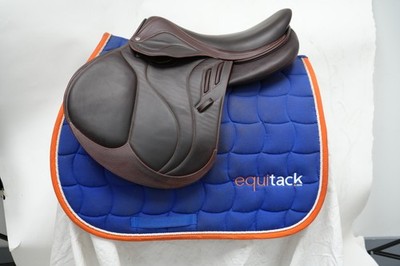 2025 Devoucoux Biarritz Lab 17'' 2AA Buffalo D3D MW Jump Saddle