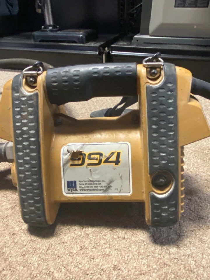 WYCO CONCRETE VIBRATOR 994 with 7' shaft and 2" square head (TDW031803) - Image 2 of 4