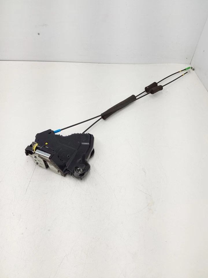 Actuador de cerradura de puerta lateral derecha Scion TC 2011 2016 FABRICANTE DE EQUIPOS ORIGINALES Foto 3 de 4