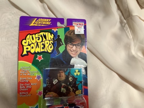 New box Johnny Lightning cars Austin Powers Shaguar replica Hollywood on wheels - Picture 4 of 6