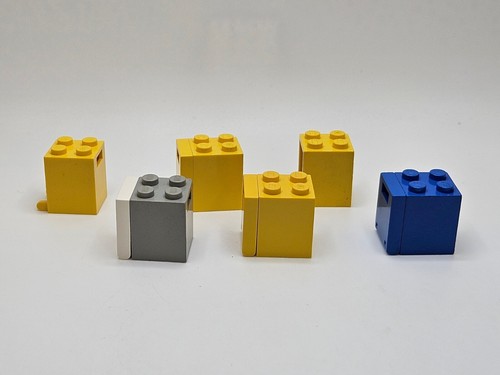 LEGO part 4345 & 4346 2x2x2 Container Box & Door w Slot 6 w solid studs & letter - Picture 5 of 5