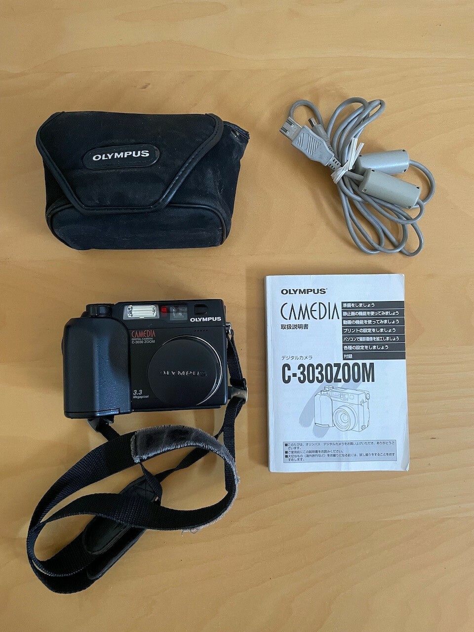 Olympus CAMEDIA C3030 Zoom 3.3MP Digital Camera Black bought in