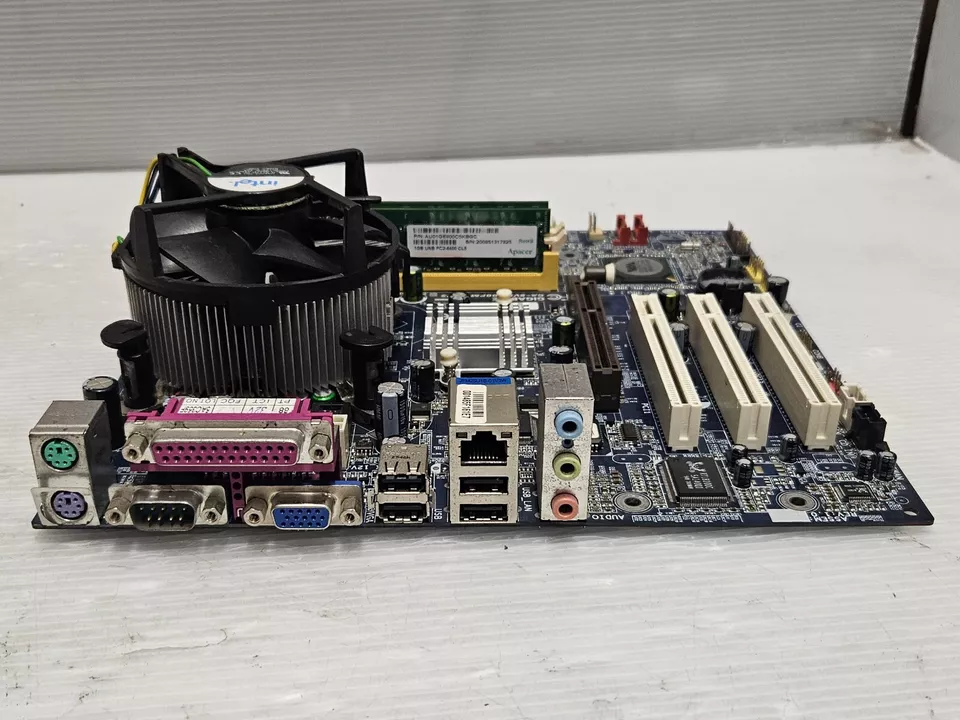 Gigabyte GA-8VM800PMD-775, LGA775, AGP, Pentium D 3.0GHz, RAM 2GB DDR2, WORKING - Image 2 of 4