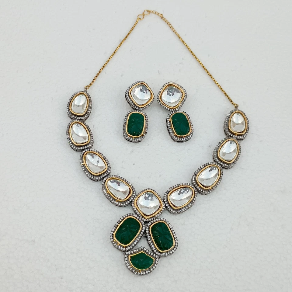 Conjunto de collar Kundan nupcial con joyas de boda indias: talla de esmeralda Polki se Foto 3 de 4