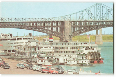 Steamboats On Riverfront Mississippi Levee, St. Louis, Mizzou VTG Postcard CC6.