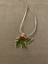 Longaberger Christmas Tie On Pottery Holly