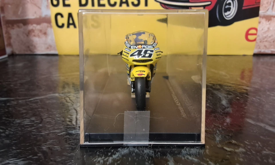 Deagostini IXO 1/24 Honda NSR500 - Valentino Rossi 2001 - *Cracked Case* - Image 3 of 4