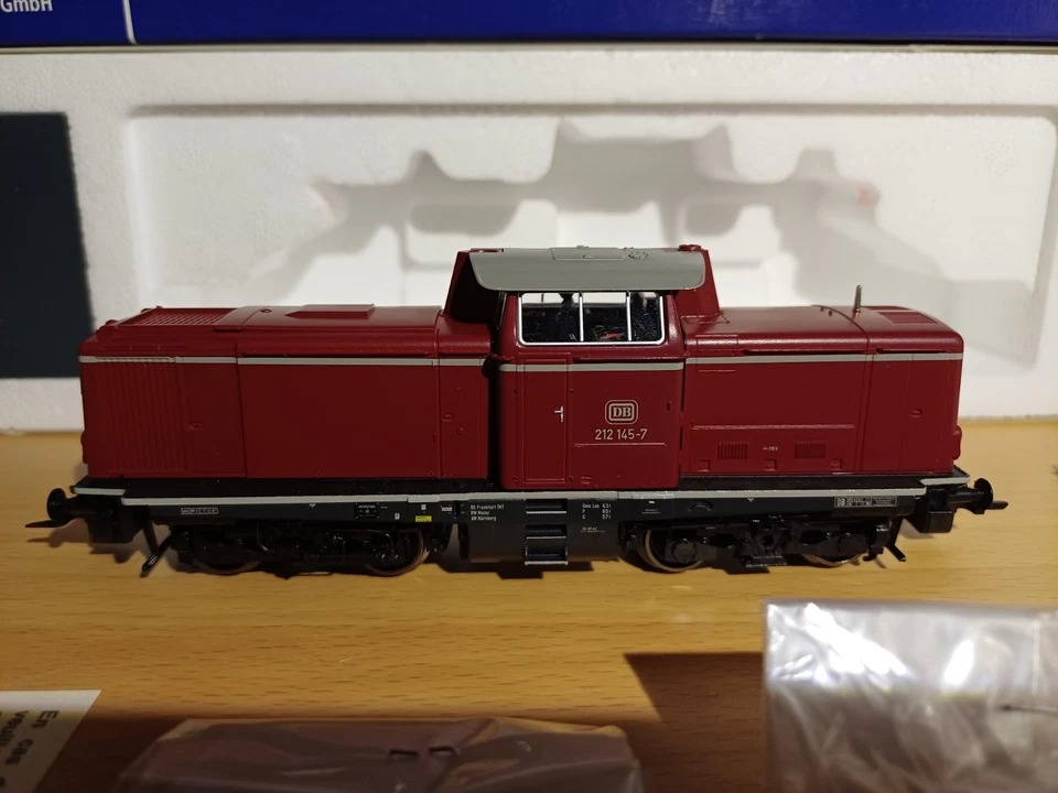 Roco 62825 H0 Diesellokomotive BR 212 rot DB IV DCC DIGITAL Kupplung TOP in OVP - Bild 2 von 4