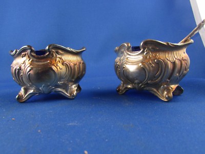 Paire de salerons en argent massif. Louis XVI