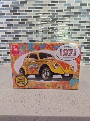 AMT 1/25 - Coca-Cola The Unity Collection 1971 Volkswagen Superbug AMT1284M/12 