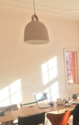 Grosse Lampe von Normann Copenhagen   Pendelleuchte, Farbe Sand/Grau, Large