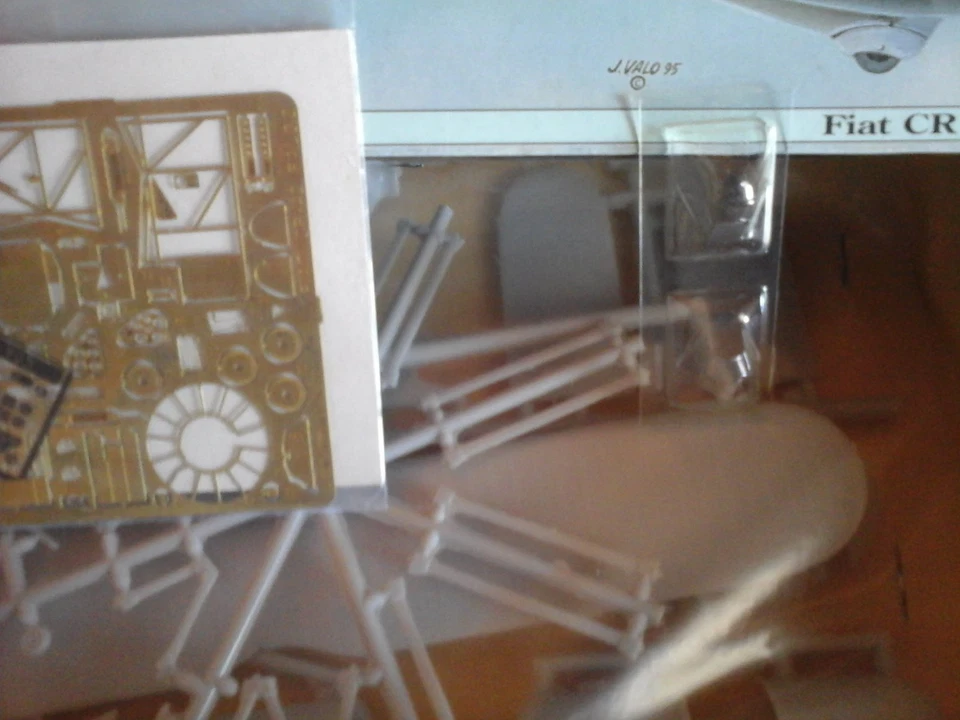 FIAT CR42 1/48  CLASSIC AIRFRAMES MODEL+PHOTOETCHED+RESIN+VACUFORM+METAL PARTS  - Immagine 4 di 4