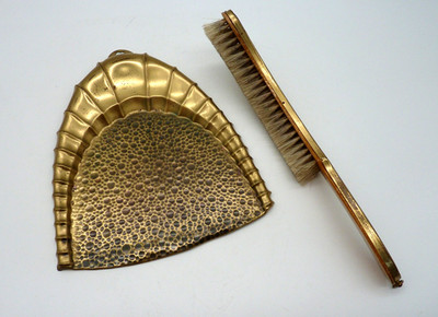 Messing Tisch-Kehrblech mit Bürste, Hammerschlag- 1960er- Vintage