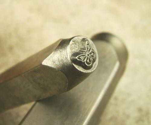 "Schmetterling" niedlicher 1/4"-6mm-großer Stempel-Metall-gehärteter Stahl-Gold & Silberbarren - Bild 1 von 3