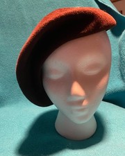 Vintage brown felt beret or cloche with brooch
