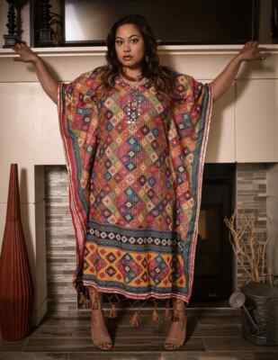 Isla Rose Silk Resort-wear multi-colored cubic print