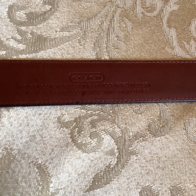 Coach Burgundy Cowhide Leather Belt 3921 Solid Brass Buckle Coach Burgundy Cowhide Leather Belt 3921 Solid Brass Buckle