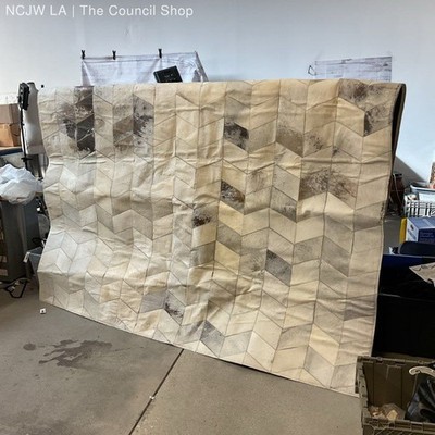 Unbranded White/gray Cowhide Leather Chevron Patchwork 8x10 (94''x120'') Area Rug