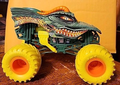 Monster Jam Truck Green Dragon Giant Large Die-cast Model Car Toy
