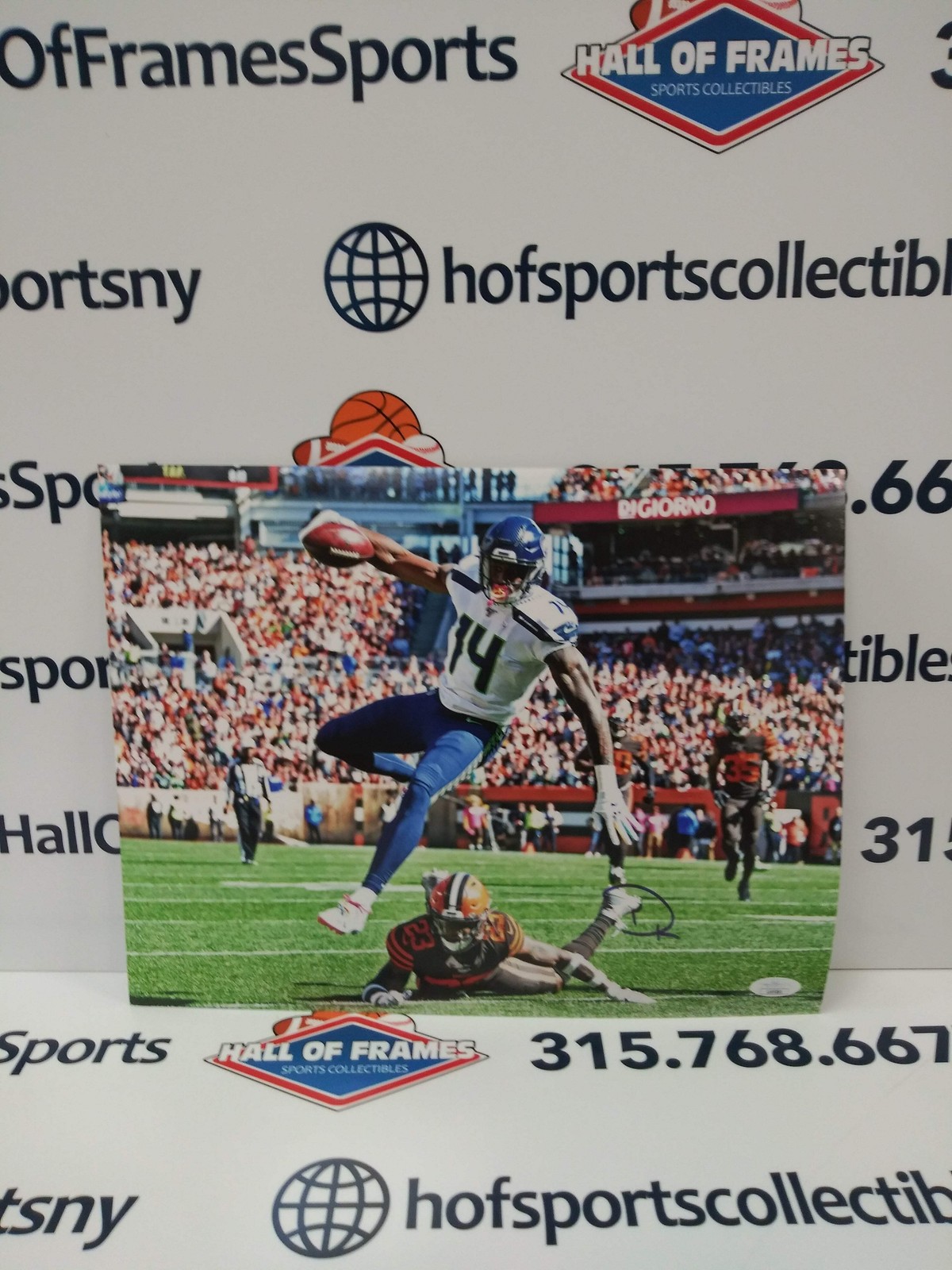 Dk Metcalf Signed 11X14 Seahawks Photo (B) - Jsa Coa