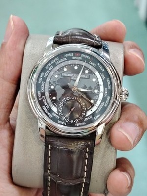 Frederique Constant CLASSIC WORLDTIMER FC-718DGWM4H6 42MM GREY DIAL AUTOMATIC