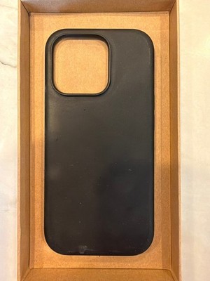 Used Nomad Modern Leather Case Black iPhone 16 Pro MagSafe 2024