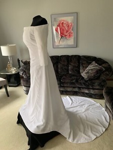 meghan markle style wedding dress