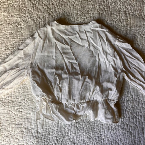 Sunday Best Aritzia Kaia Damen-Oberteil Krawatte vorne Rüsche weiß Größe XS - Bild 8 von 9