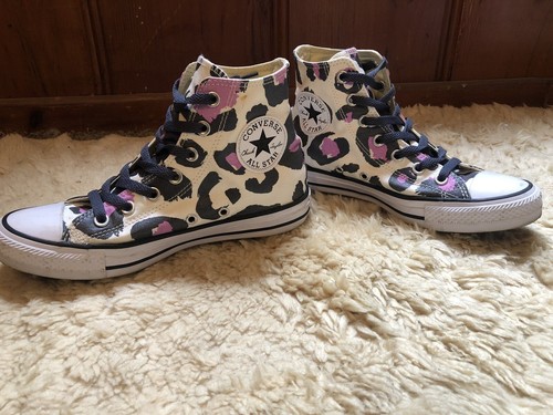 converse pink leopard