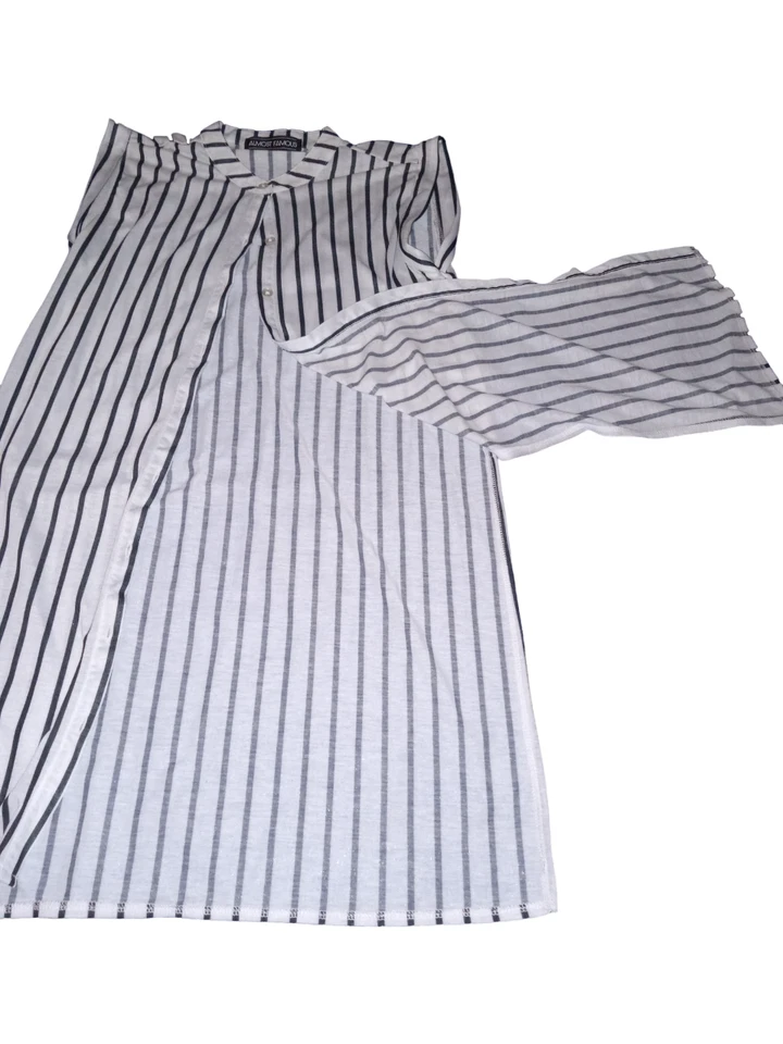 Women's Almost Famous Sz M Sheer Button Down Shirt Blouse Sleeveless Top A26 - Image 2 of 4