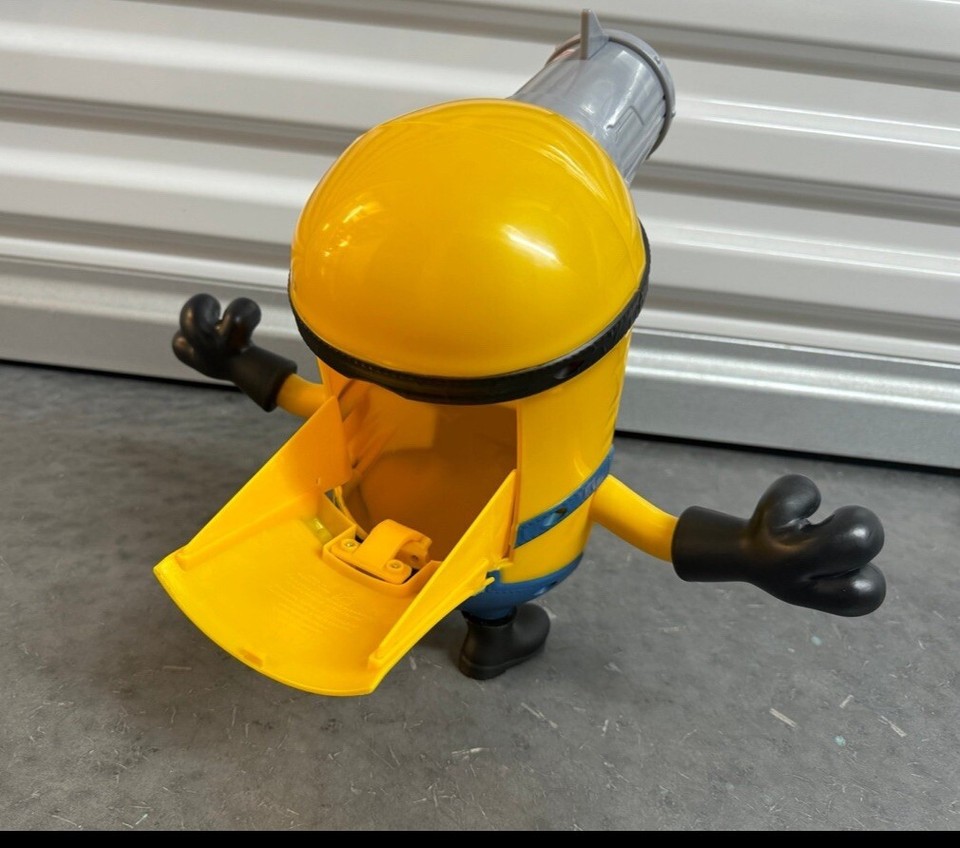 Despicable Me 4 Mega Mel Minion Popcorn Bucket AMC LIGHTS UP eBay