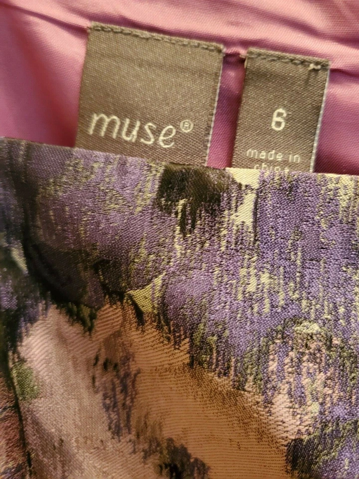 Vestido floral plisado gris, púrpura, rosa sin mangas Muse con cinturón - talla 6 Foto 4 de 4