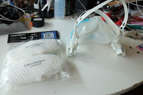 CleanSpace CS3005 Halbmaske (groß) für HALO PAPR + Ausatemfilter - Bild 2 von 4