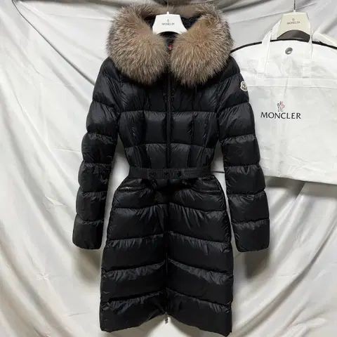 Moncler Boedik Women's Down Jacket Black Fox Fur Full Set 149997020