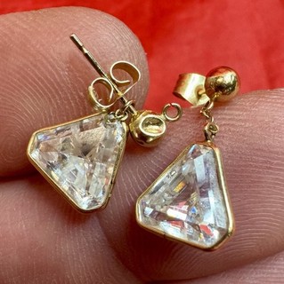 Solid 14K Yellow Gold Teardrop Cubic Zirconia Earrings 2.5 Gram Not Scrap