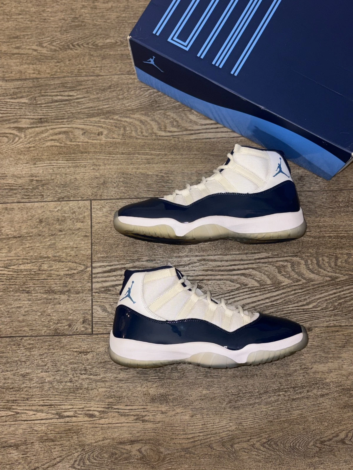Size 10.5 - Preowned Jordan 11 Retro UNC Win Like 82 w/ Box | TRUSTED SELLER!!
Opens in a new window