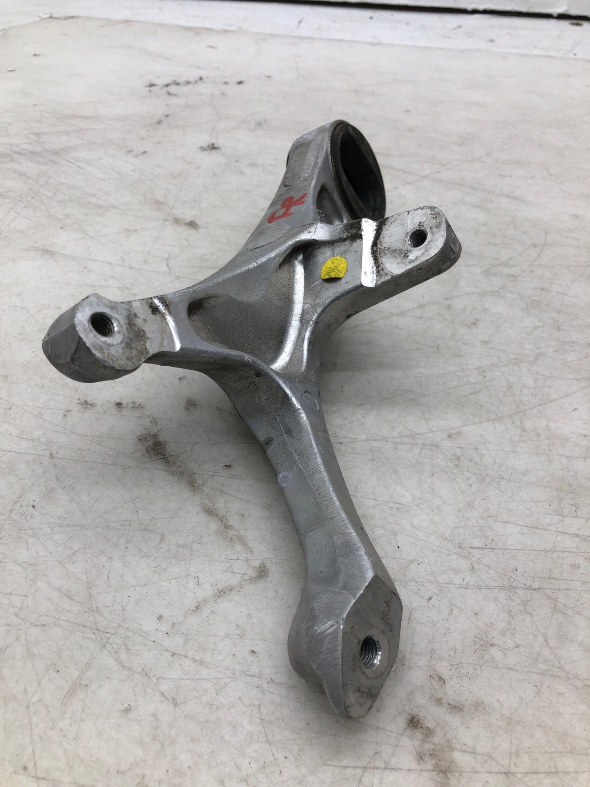 2016-2020 BENTLEY BENTATGA TRACK CONTROL ARM ENGINE MOTOR MOUNT 36A199737