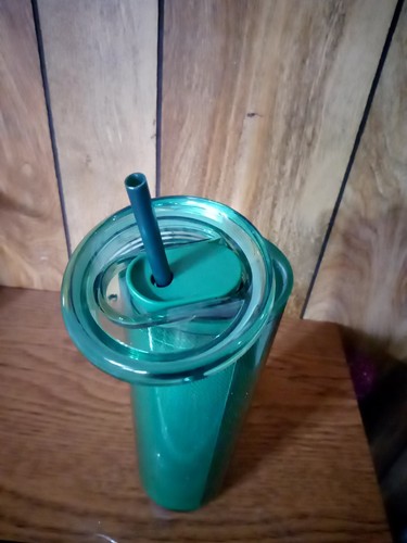 NUOVO grembiule Starbucks verde tazza 2024 dipendente ESCLUSIVO 24 oz bicchiere plastica - Foto 3 di 4