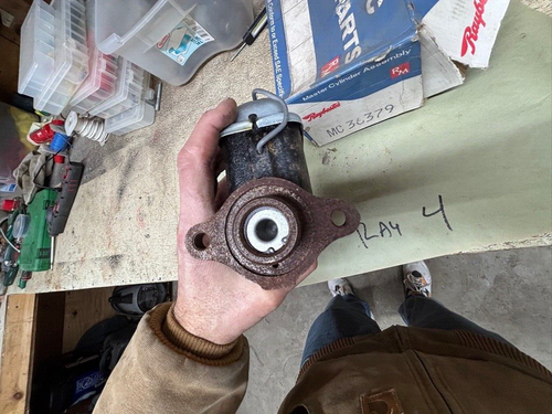 RAYBESTOS MC36379 MASTER CYLINDER ''' READ THE LISTING- LOOK AT PHOTOS" 9W - Picture 4 of 4