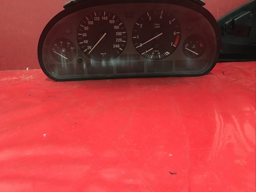 BMW 5er E39 Benziner Tachometer 6211-8372359 Kombiinstrument Tacho