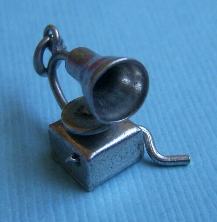 Charme Vintage Phonographe En Argent 925 - Poids 2,9 G, 1,6 Cm - Occasion Bon état