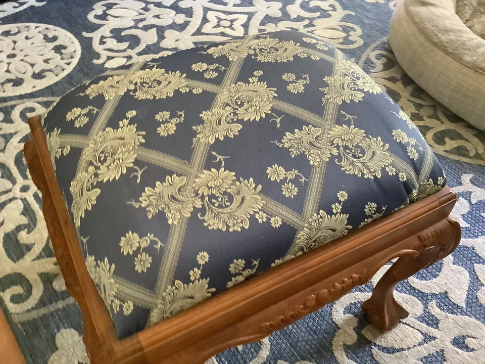 Chippendale Style Carved  Wood Ottoman - Image 4 of 4