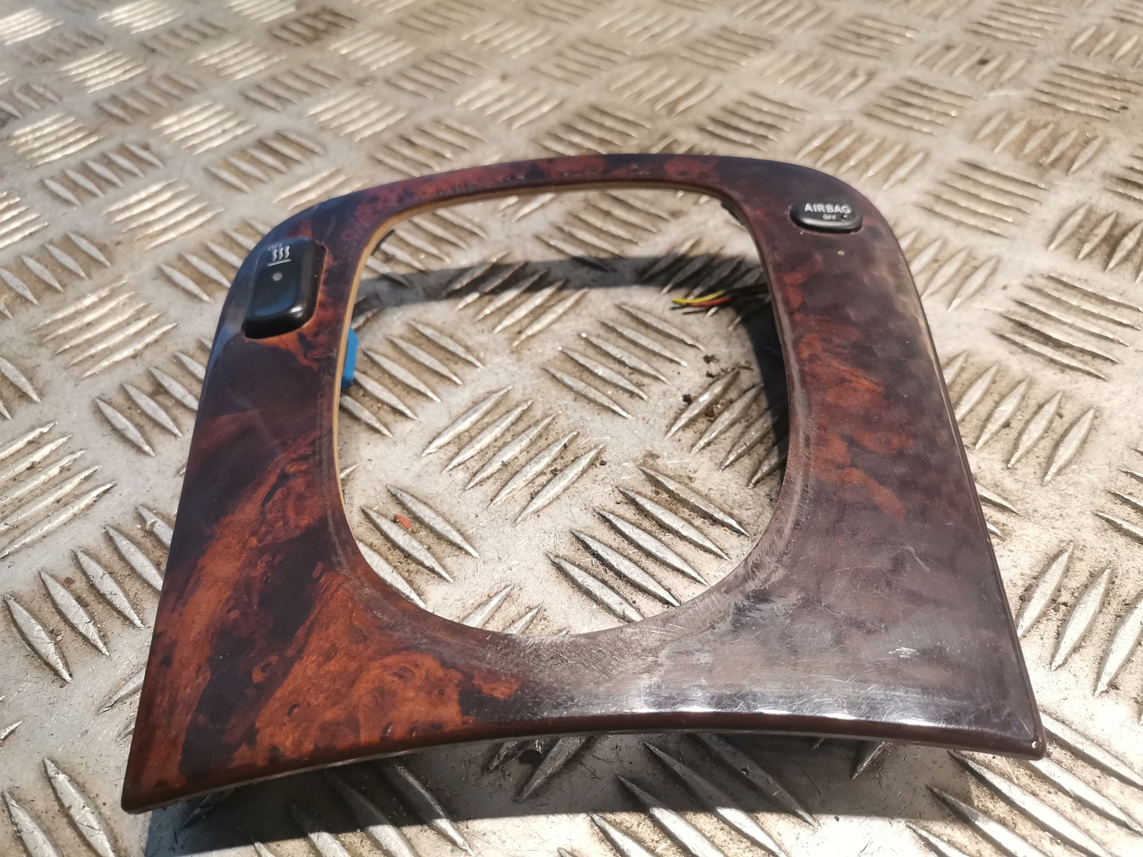 Picture 1 of 4