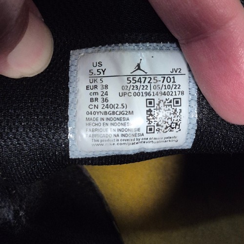Nike Air Jordan 1 Mid Yellow Toe Black White (554725-701) Size 5.5Y - Picture 10 of 17