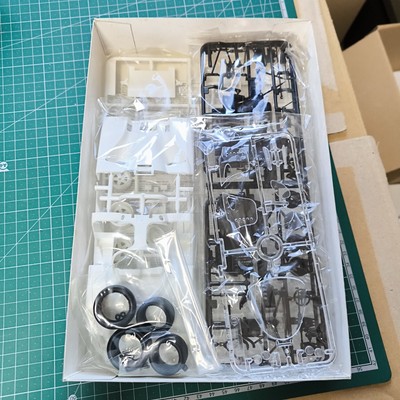 TOYOTA 88C ミニカー 1/24 スケールセット Tamiya 1/24 Minolta Toyota 88C-V Sports Car Series No.79 | eBay