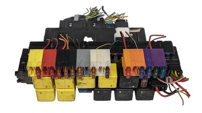 00-06 Mercedes S350 S500 CL500 CL600 W220 Front Left SAM Relay Fuse Box Oem