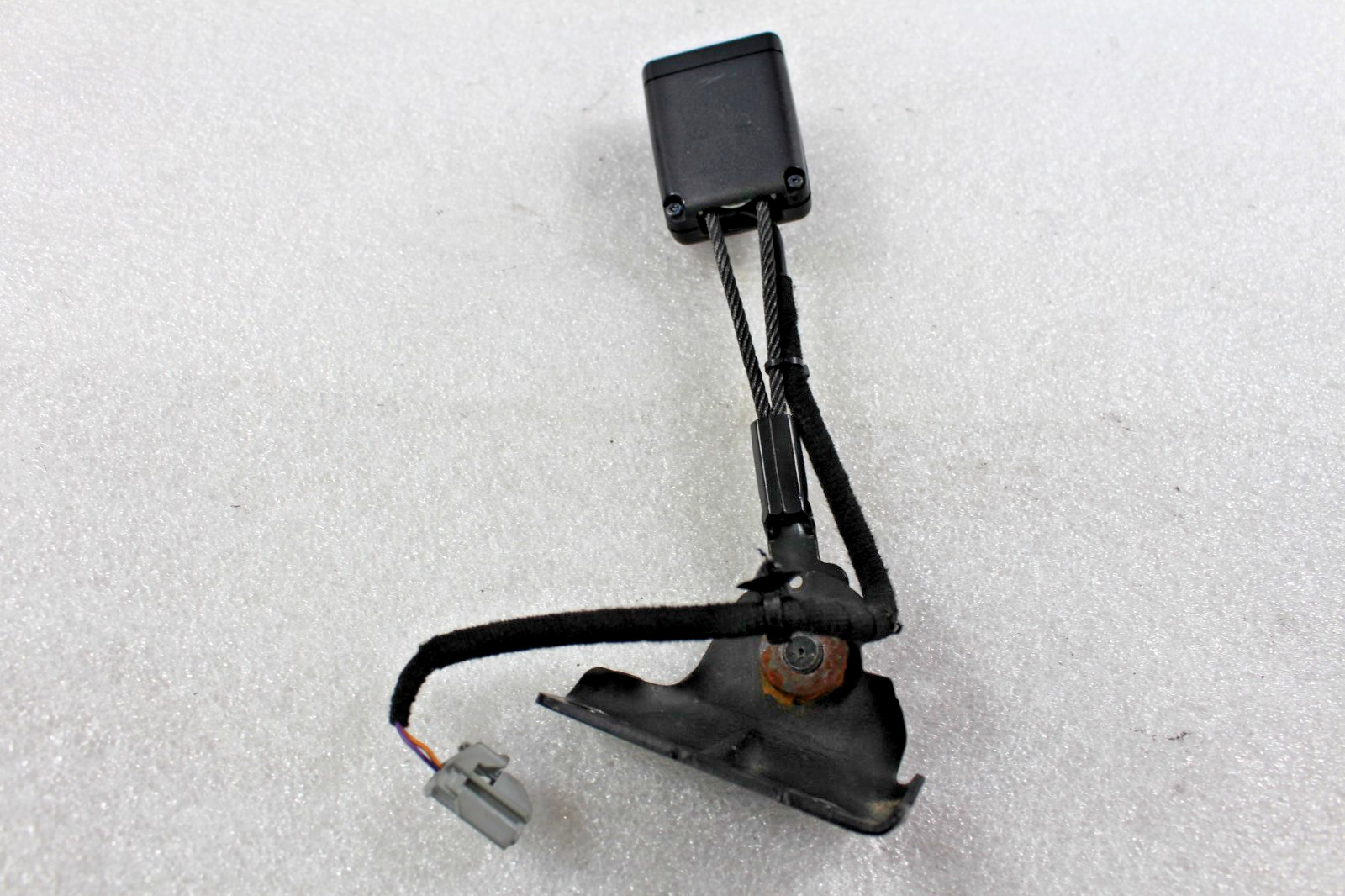Maserati Ghibli, Quattroporte, LH, Left, Seat Belt Buckle, Used, P/N 670016905