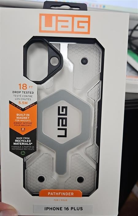 オラフ　固形16 UAG iPhone 16 Plus Case 6.7