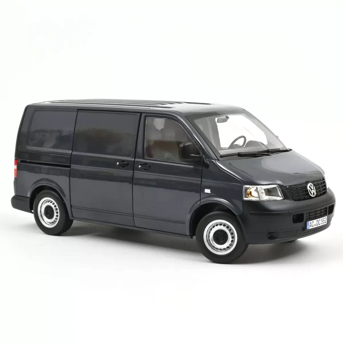 VW Transporter 2003 Gris 1/18 Norev maquette en métal pour décor de bureau de passionné