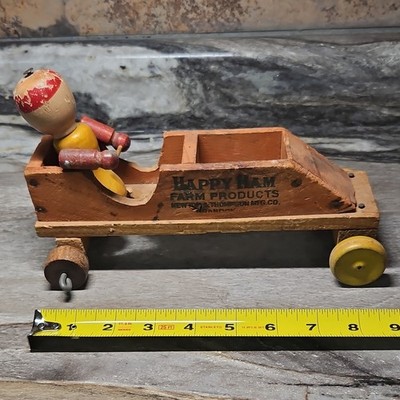 Newton & Thompson Mfg. Co. Vintage Happy Ham Farm Products Wooden Pull Toy